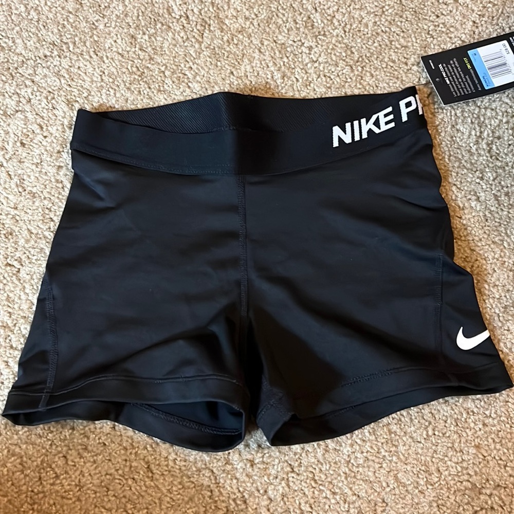 NWT Nike Pros